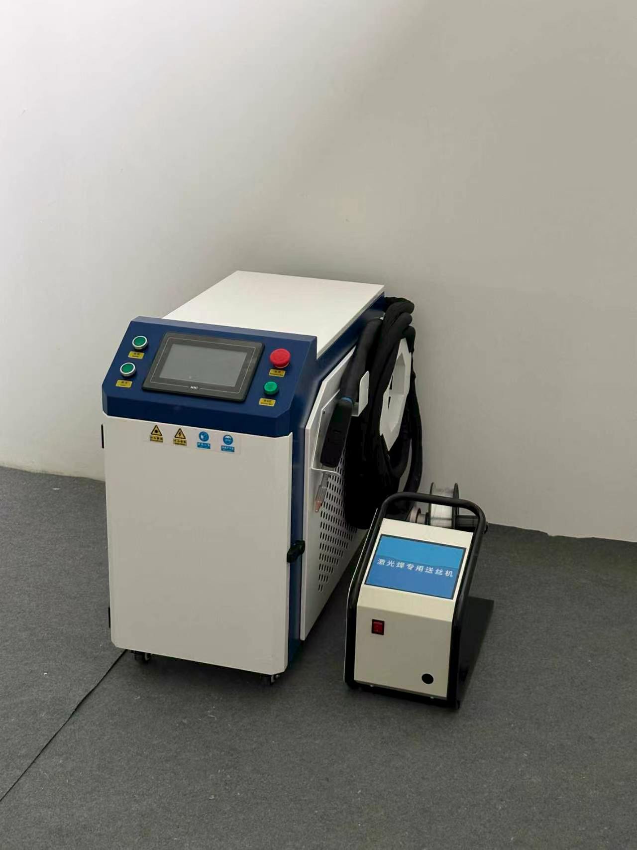 เครื่องเชื่อมเลเซอร์ไฟเบอร์แบบ - Handheld Laser Welding Machine บทวิจารณ์และราคา