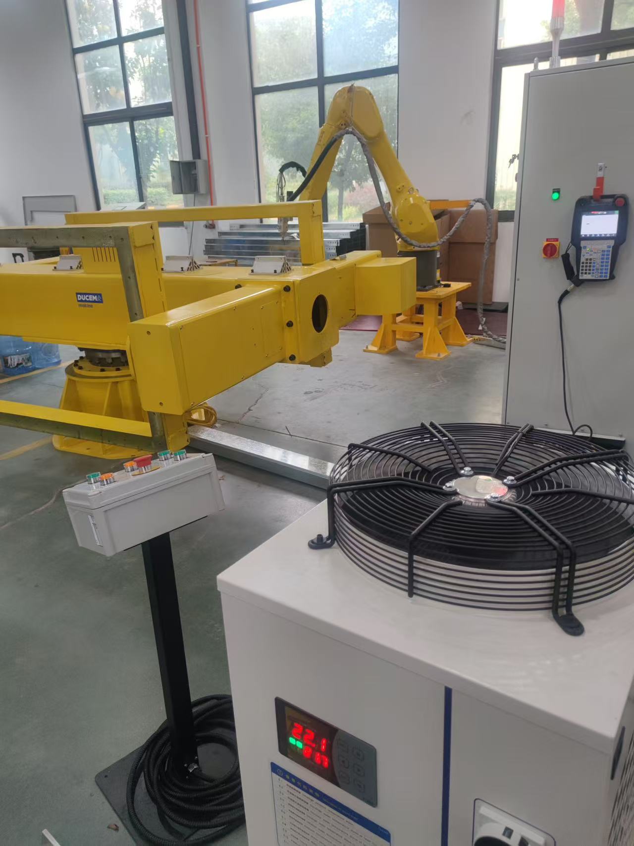 เครื่องตัดเลเซอร์อุตสาหกรรมแบบ - Industrial Laser Cutter For Metal บทวิจารณ์และราคา